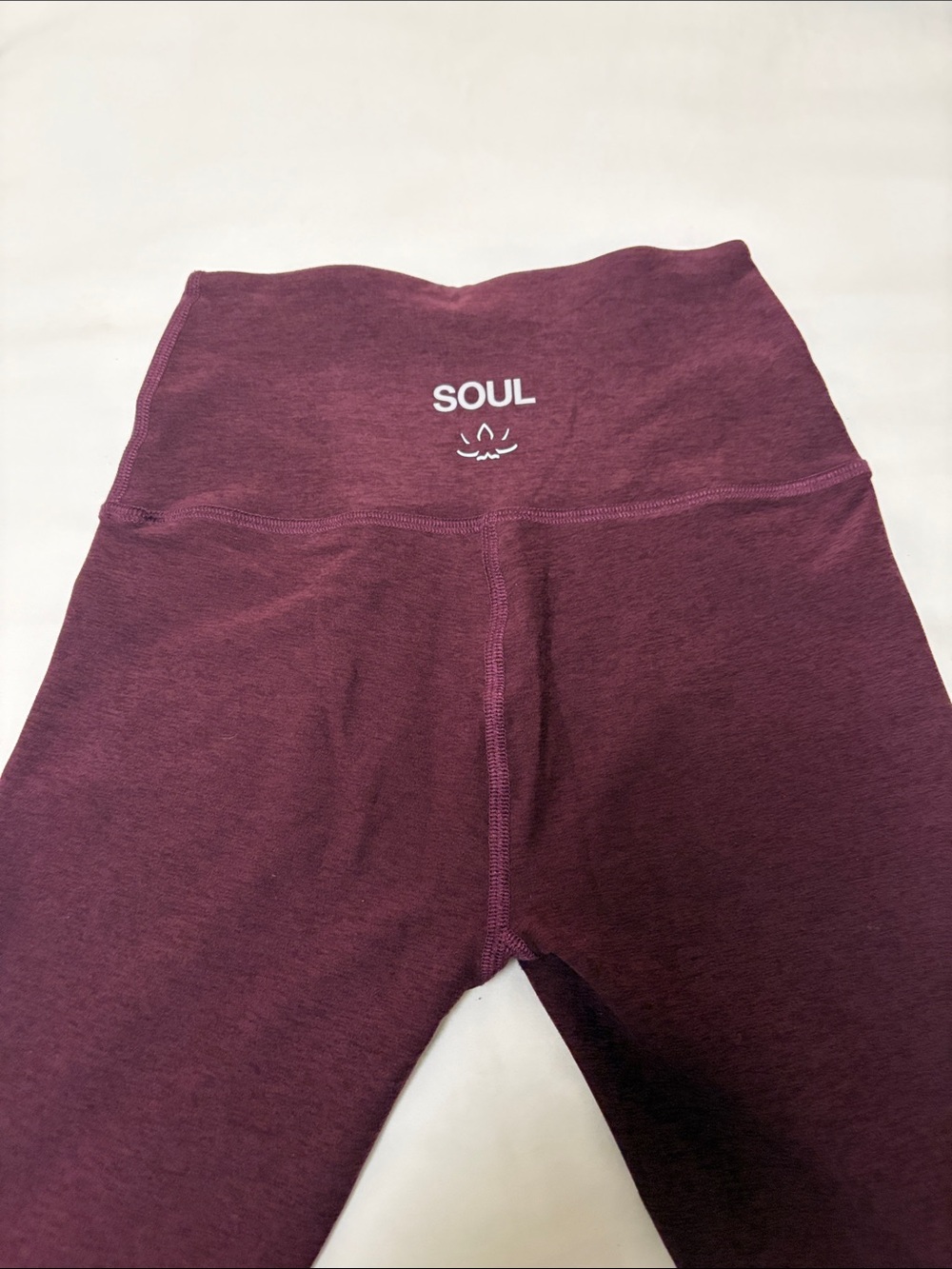 Beyond Yoga High-Waist Leggings in Plum